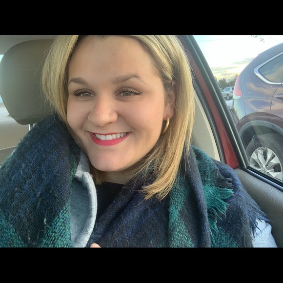 Meet your Posher, Gianna - Picture 1 of 1